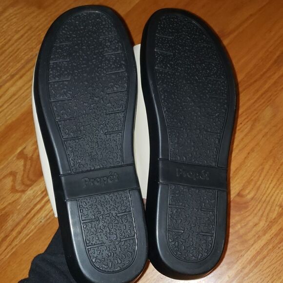 Propet Cream Leather Slingback Sandals - Picture 5 of 6